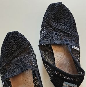 Toms lace slip on's